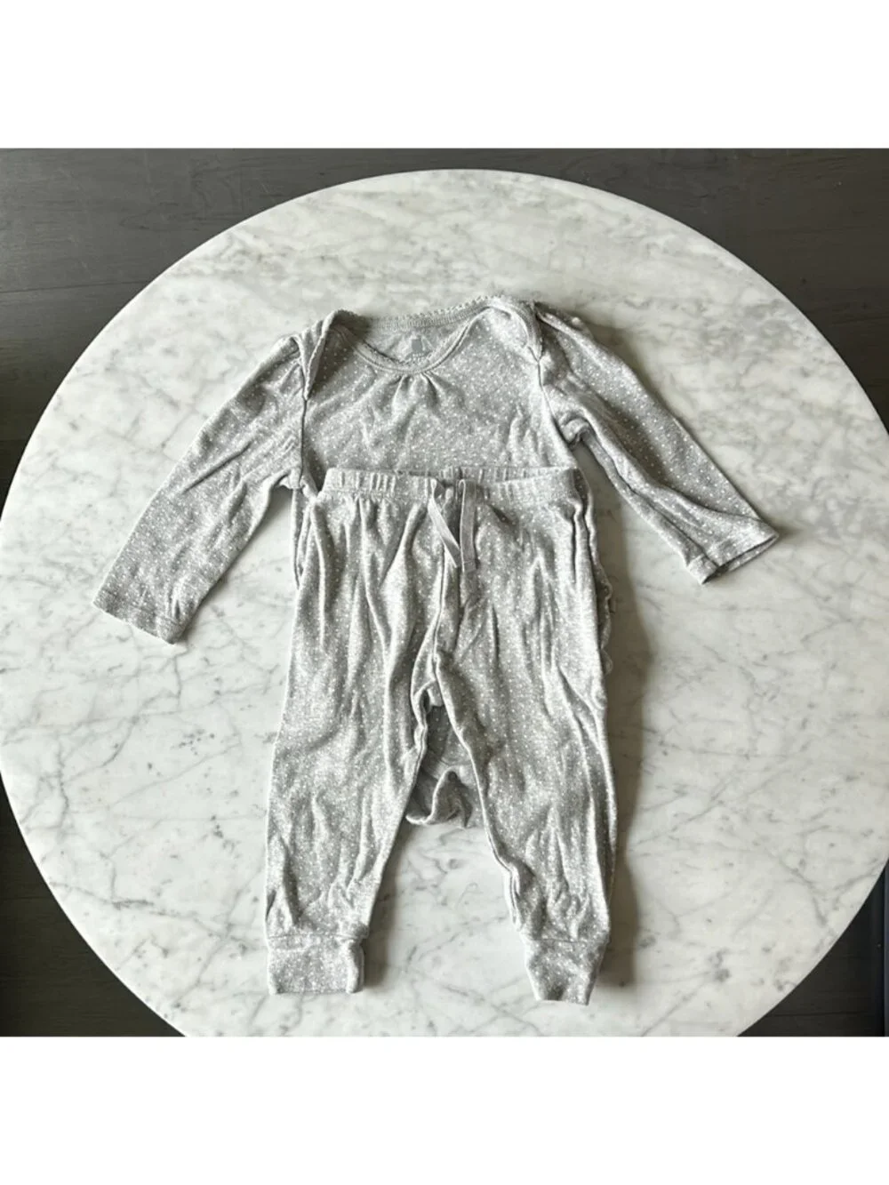 Baby gap grey polka dot set size 18-24 months